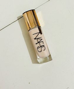 Fair Skin Tone Foundation