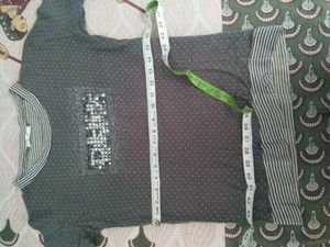 buy 1sweatshirts and get one  tshirt free
