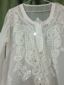 New White Embroidered Chikankari Kurta