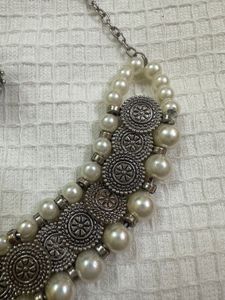 Pearl and Silver Necklace Set