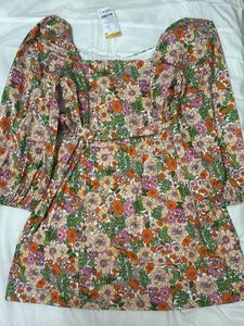 Beautiful Foral Summer Dress (New with Tag)