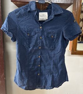 H&amp;M Fitted Polka Dot Shirt