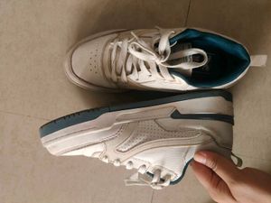 Women Redtape Sneakers
