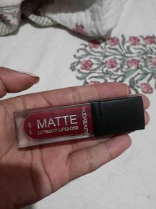 Huda Beauty Matte Lipgloss