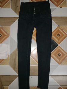 White High-Waisted Jeans
