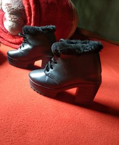 WOMEN BOOTS