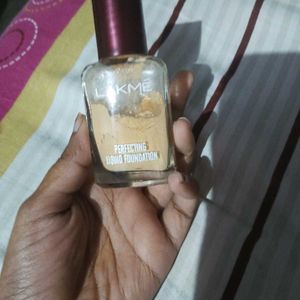 Lakme Perfecting Liquid Foundation