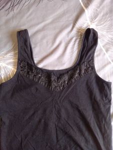 cropped shirt with tank top