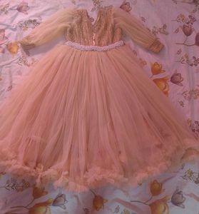 GIRLS DRESS Beautiful for parties and wedding gown