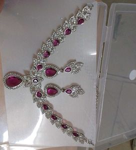 Clearance Sale V Low Price. Beautiful Necklace