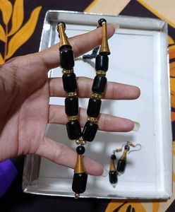 Black Beaded Jewelry Set✨