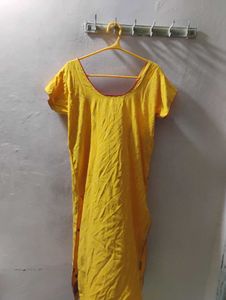 Women&#39;s Yellow Embroidered Kurta