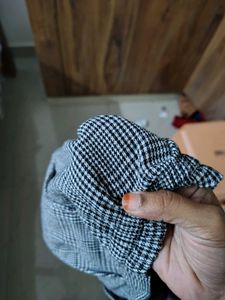 Checkered Cropped Pants