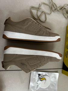 Zaydn Sneakers (Almost new)
