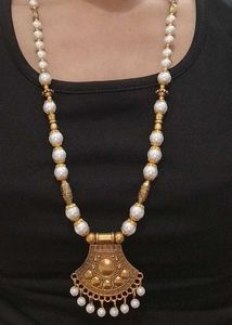 Vintage Style Pearl &amp; Gold Necklace