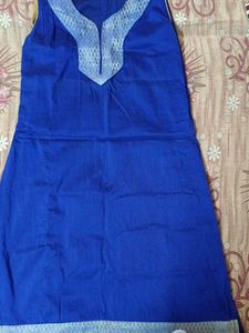 A dark Navy Blue colour Straight Cut kurti 🤍