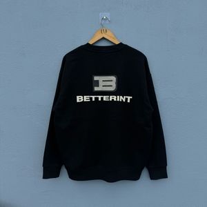 Black Sweatshirt