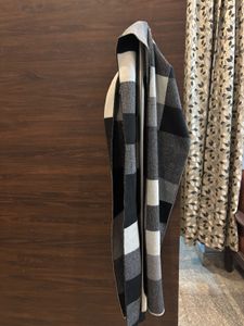 Stylish Black & White Check Scarf