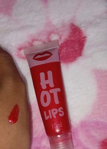 Hot Lips Lipstick (Shiny Lip gloss)