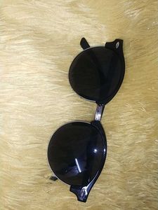 Black Round Sunglasses