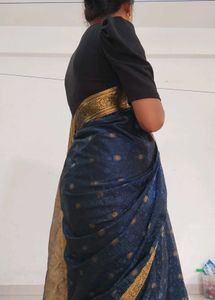 Elegant Navy &amp; Gold Saree