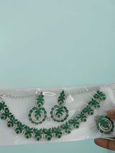 Green Necksets Earrings And Mangtikka