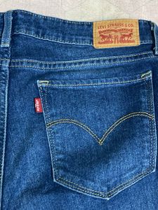 Streachble Levi's Dark Wash Denim Jeans