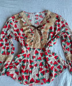 Strawberry Lace Top🍓🍓