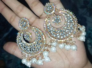 2 Earrings &amp; Artificial Nails