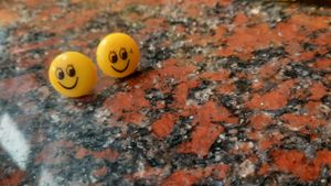 Smile 😃 Earrings Top