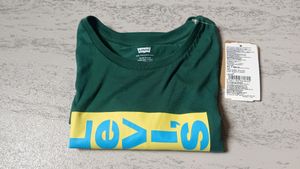 New Levis T Shirt