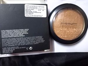 New MAC HIGHLIGHTER OH DARLING