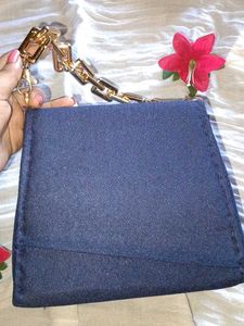 Chic Navy &amp; Gold Chain Handbag