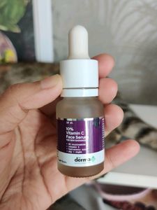 10% Derma Co. Vitamin C Face Serum