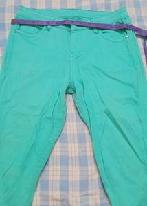 Capri 3/4 Jeans with Stylish Shirt