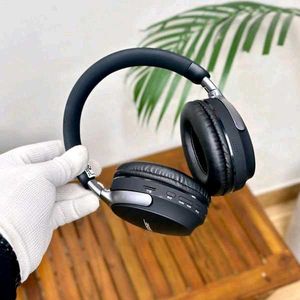 Black Wireless Headphones