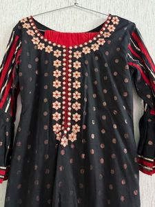 Elegant Black &amp; Red Kurta