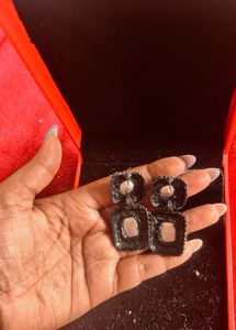 Set Of 2 Earings Luxury Brand Avant Garde
