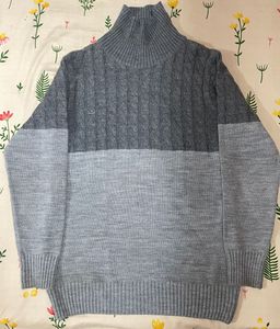 AJIO Colourblock Turtle-Neck Slim Fit Pullover