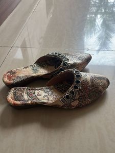 Elegant Paisley Print Mules