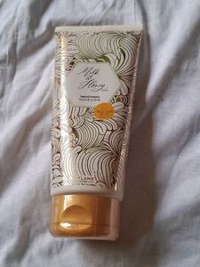 Oriflame Milk &amp; Honey Sugar Scrub