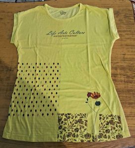 90% Off 💥 Girls Cute Yellow T Shirt