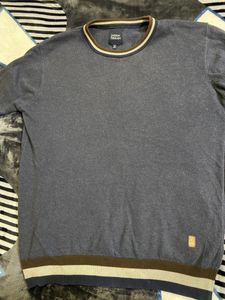 Navy blue wool Sweater With Retro Design Thrift