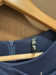 Elegant Navy Blue Gown with Bow Detail – Size S