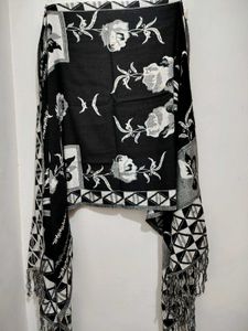 Girls Stole.