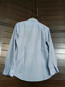Omar Sharif Men Solid Blue Formal Shirt