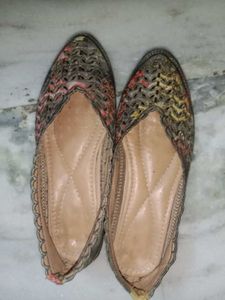Ethnic Style Juttis