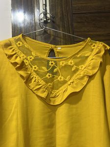 Beautiful Mustard Top