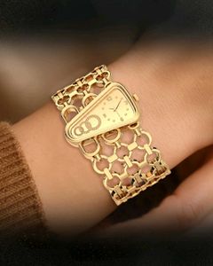 GUESS. Luxury Women’s Chain Strap Watch– Elegant &amp;