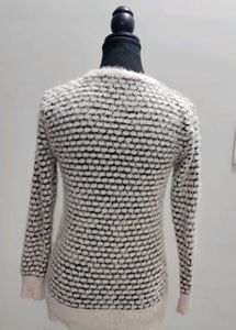 Stylish Patterned Knit Sweater
